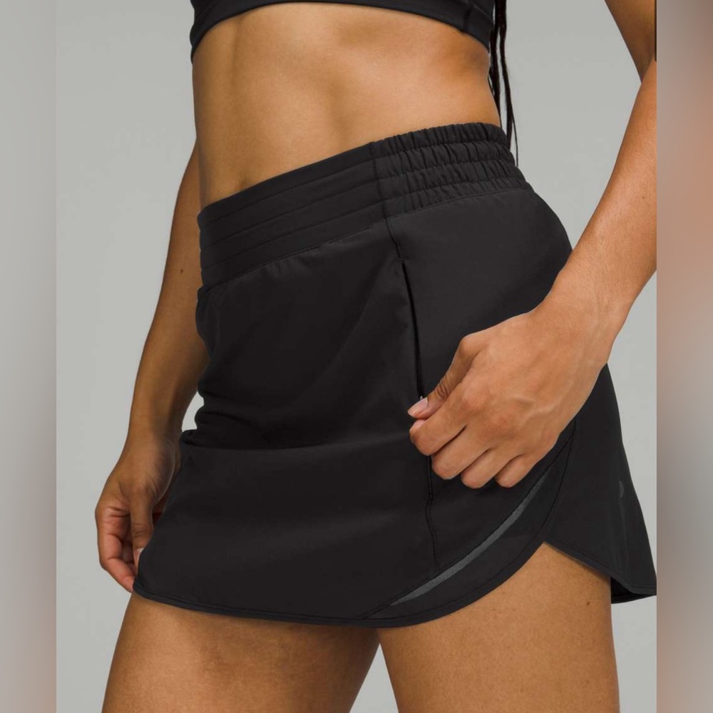 Lululemon Hotty Hot High-Rise Skirt Size 10 Black Lined Reflective Workout Run